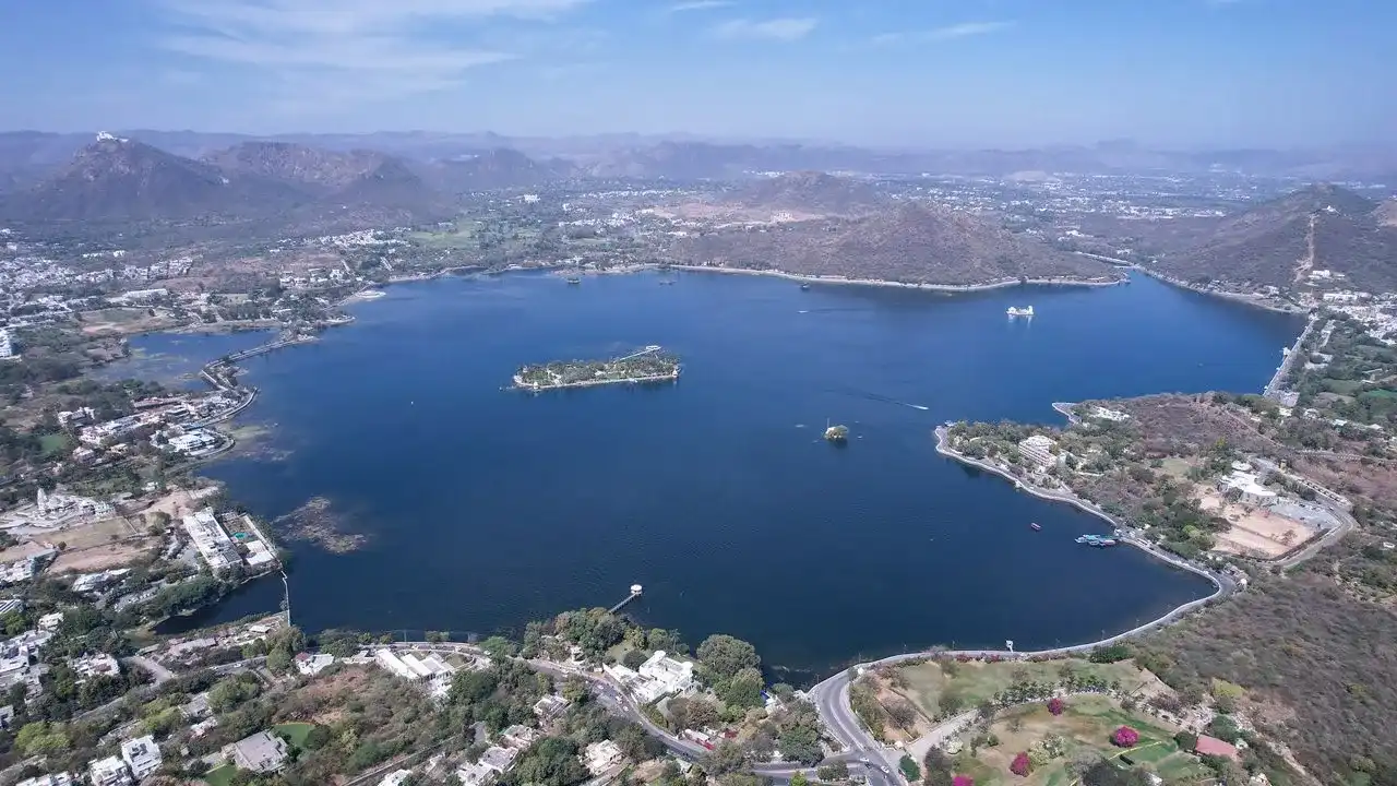 Top Local Sightseeing Places in Udaipur Fateh Sagar Lake Udaipur