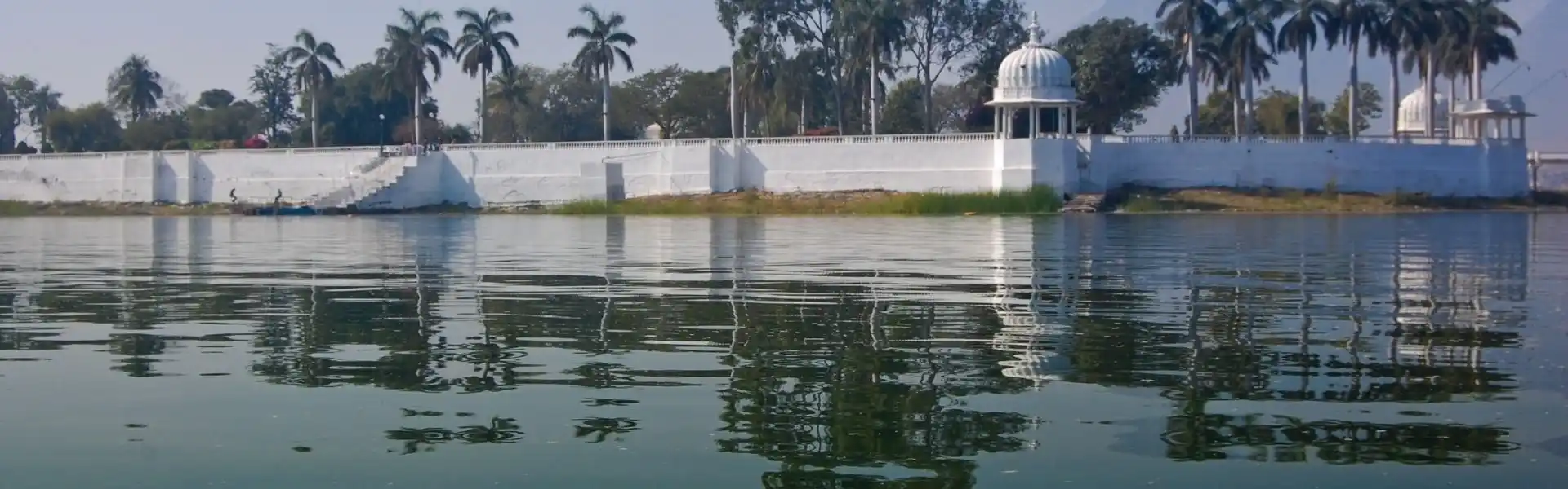 Fateh Sagar Lake - A calmer alternative 