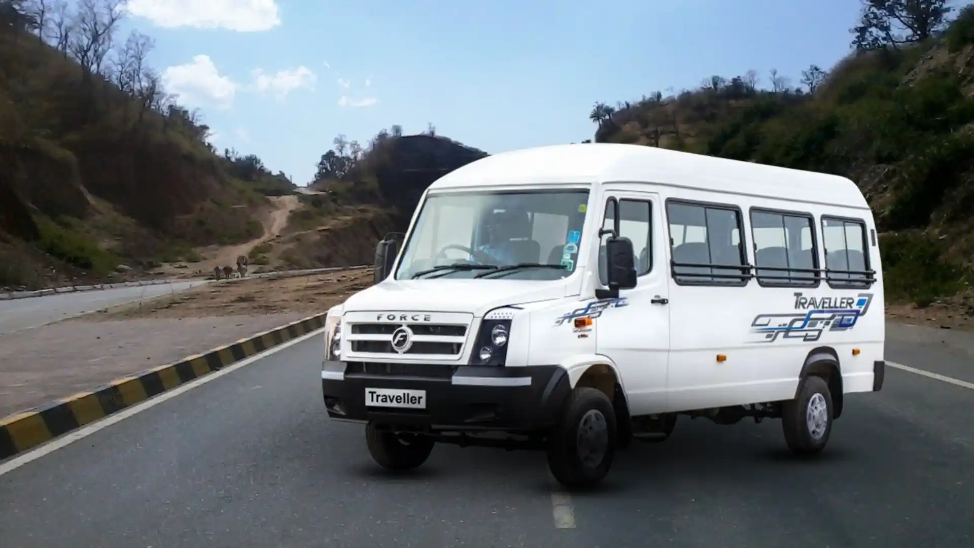 13 Seater Tempo Traveller Udaipur