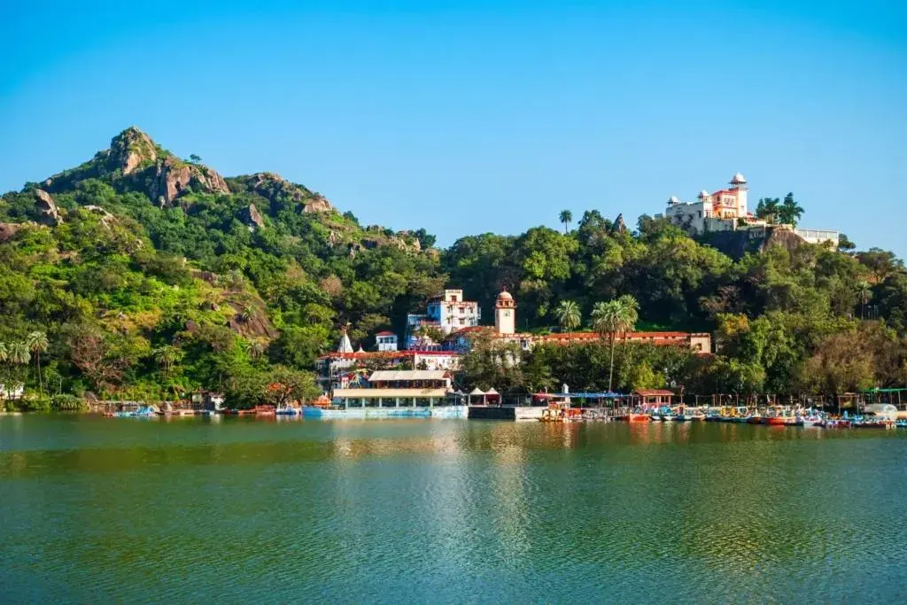 Why Choose Unnati Tours for Udaipur to Mount Abu Taxi? Why Choose Unnati Tours for Udaipur to Mount Abu Taxi?